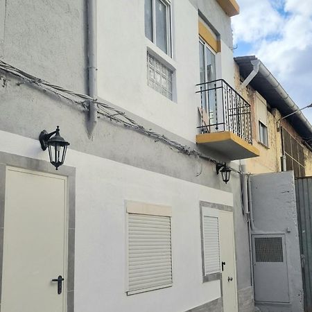 Apartamentos Aeropuerto Valencia Манисес Экстерьер фото