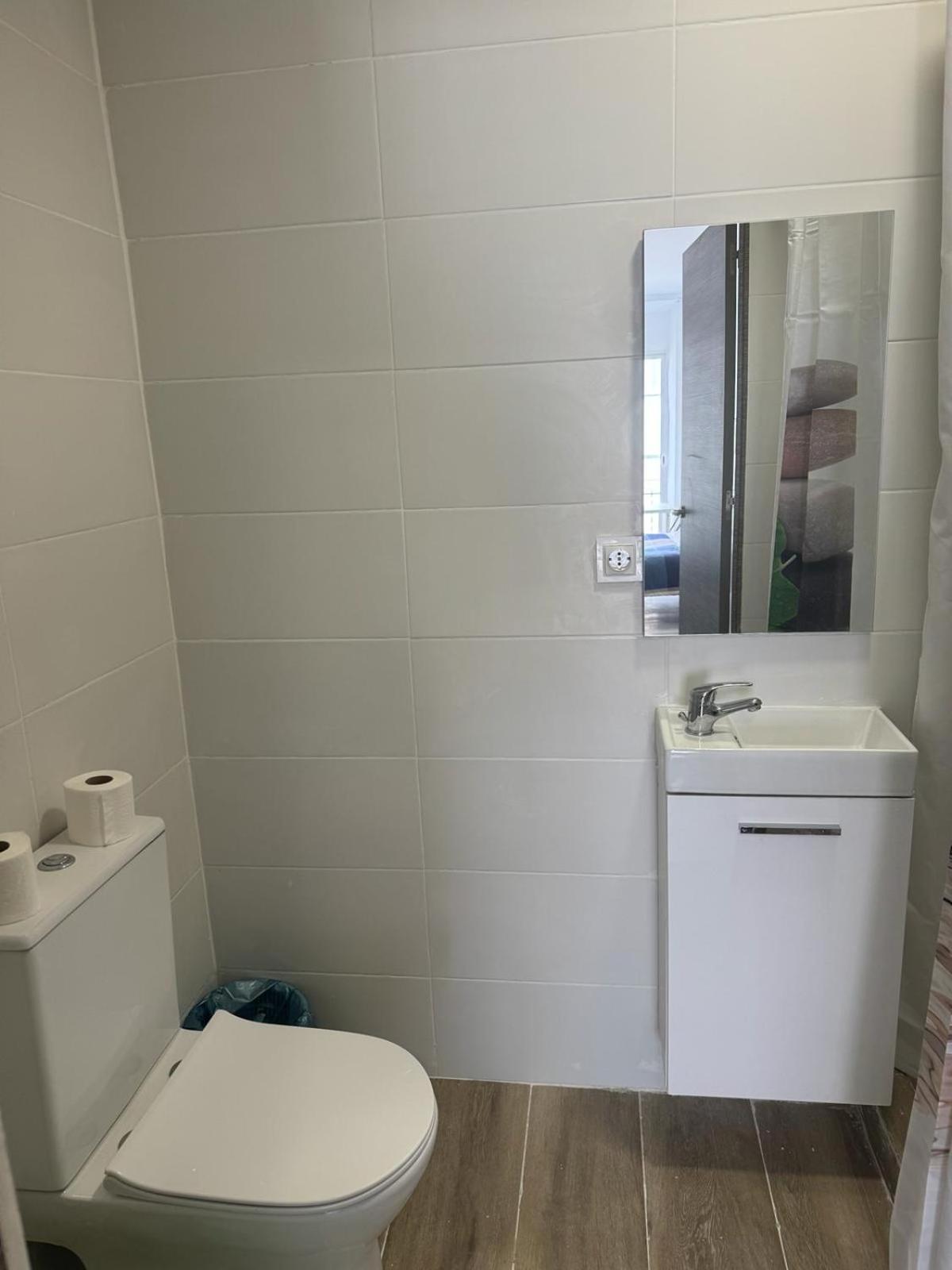 Apartamentos Aeropuerto Valencia Манисес Экстерьер фото